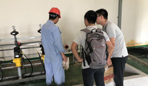 取代脲類促進劑與不同固化劑（如雙氰胺、酸酐）的協同效應及固化性能對比