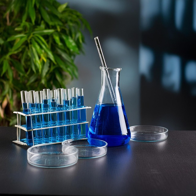 甲基嗎啉氧化物：在水性聚氨酯（PUD）配方中作為反應(yīng)性催化劑或交聯(lián)劑使用，促進異氰酸酯的固化，同時改善涂膜的親水性